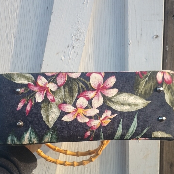 Vintage Floral Handbag - Picture 3 of 10